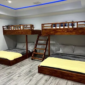 https://modern-spacious-for-big-group.vancouver-hotels-bc.net