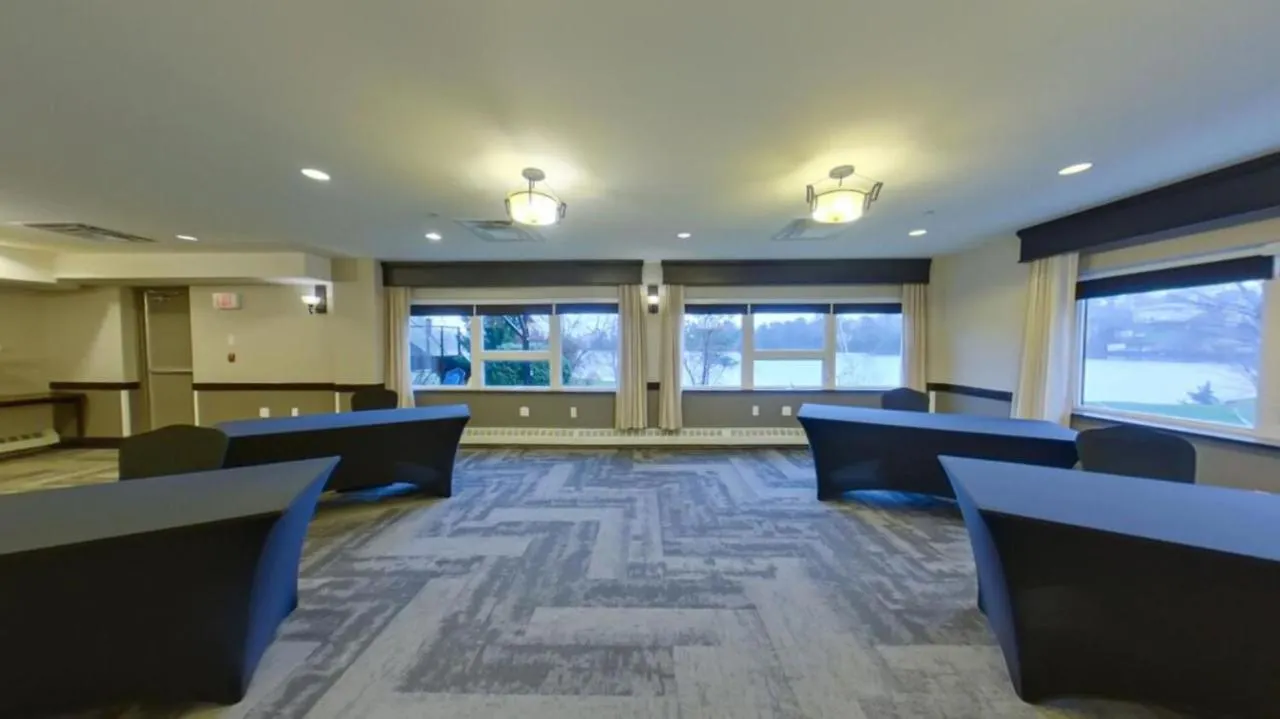 Best Western Plus Chocolate Lake Hotel - Halifax