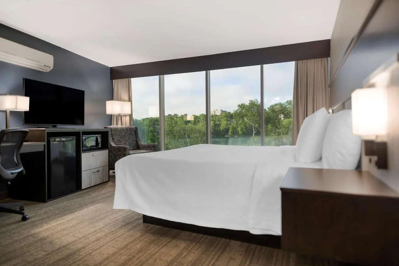 Best Western Plus Chocolate Lake Hotel - Halifax