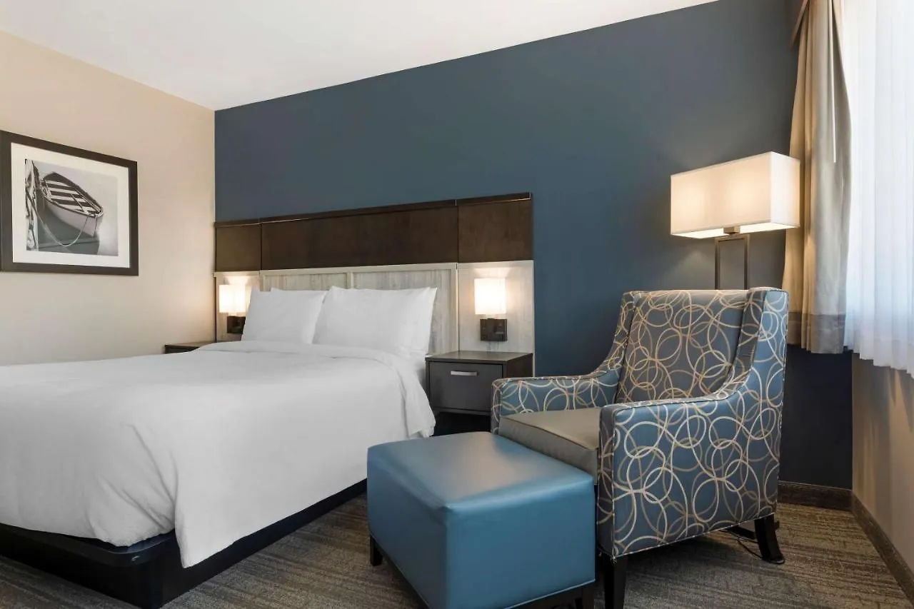 Best Western Plus Chocolate Lake Hotel - Halifax 3*,